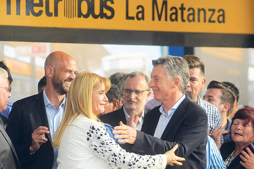 Mauricio Macri y Verónica Magario compartieron ayer el acto de la inauguración de Metrobus. (Fuente: DyN)