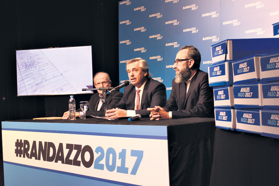 Alberto Fernández, jefe de campaña de Florencio Randazzo, encabezó ayer el acto de presentación de avales. (Fuente: Bernardino Avila)
