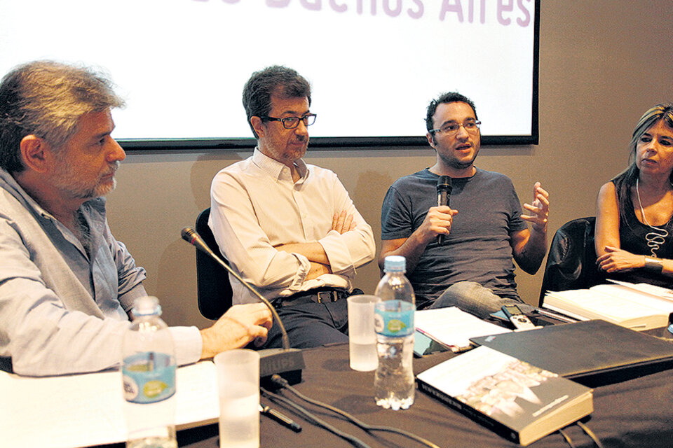 Daniel Filmus, Fernando Cibeira, José Natanson y Nora Veiras en la presentación de ayer. (Fuente: Jorge Larrosa)