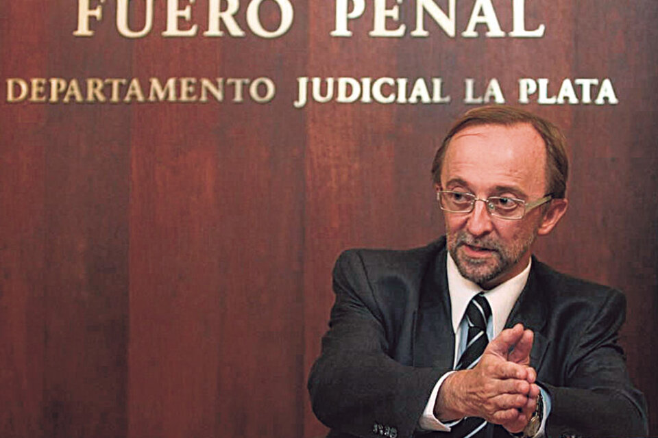 Fernando Cartasegna se encuentra internado en una clínica psiquiátrica y suspendido en su cargo.