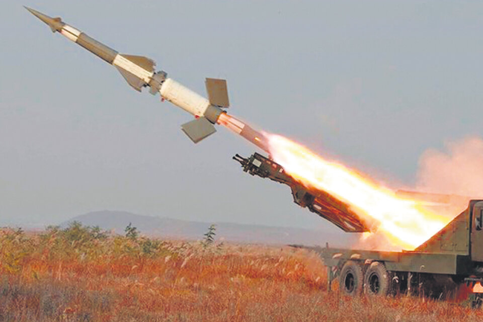 Pyongyang lanzó un misil estratégico Hwasong-12.