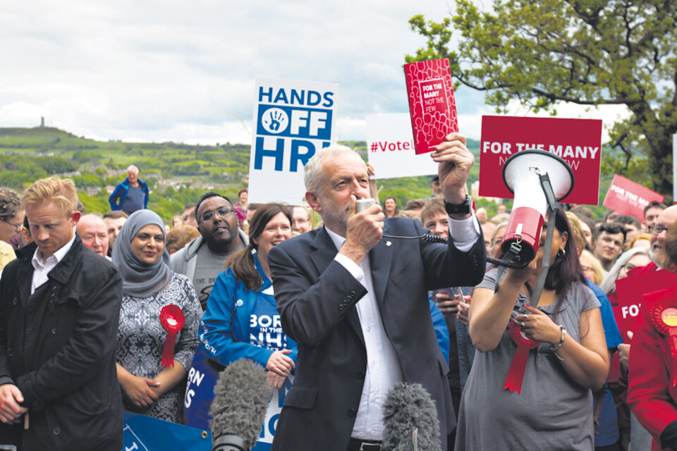 Jeremy Corbyn en un acto de campaña en Beaumont Park de Huddersfield, West Yorkshire. (Fuente: AFP)
