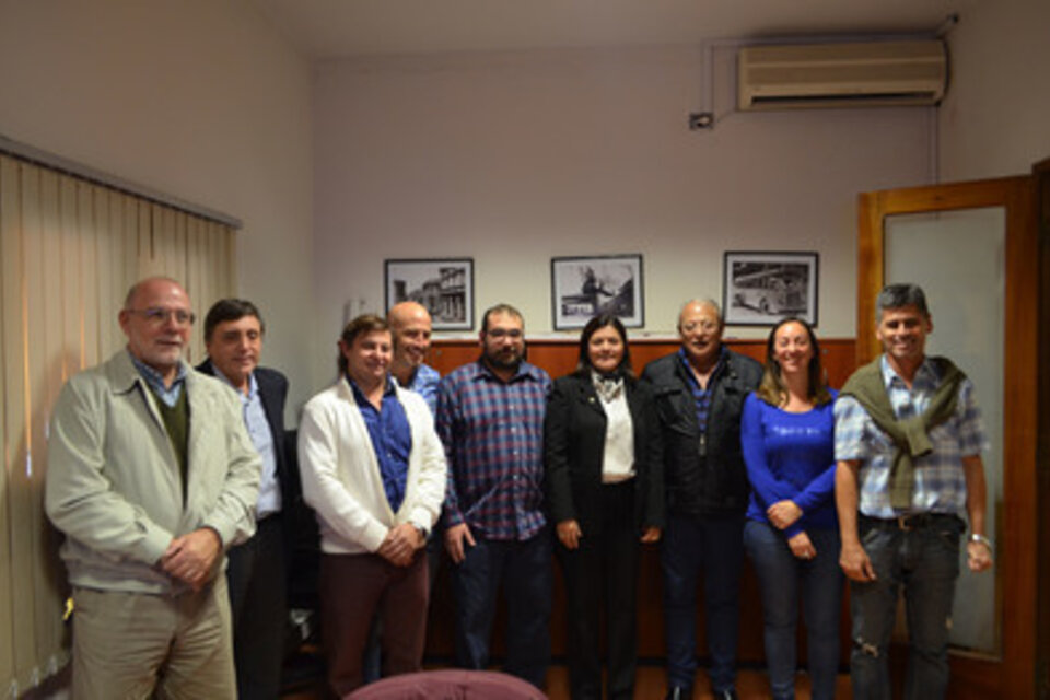 Alvarado junto a integrantes del sindicato de choferes.