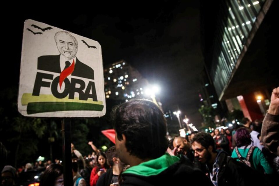 Anoche hubo manifestaciones contra Temer y para hoy se esperan nuevas protestas. (Fuente: EFE)
