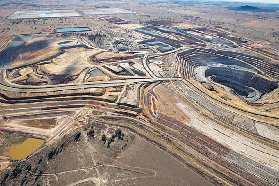 La mina Veladero tuvo tres derrames de cianuro, pero el ministerio unificó sanciones. (Fuente: DyN)