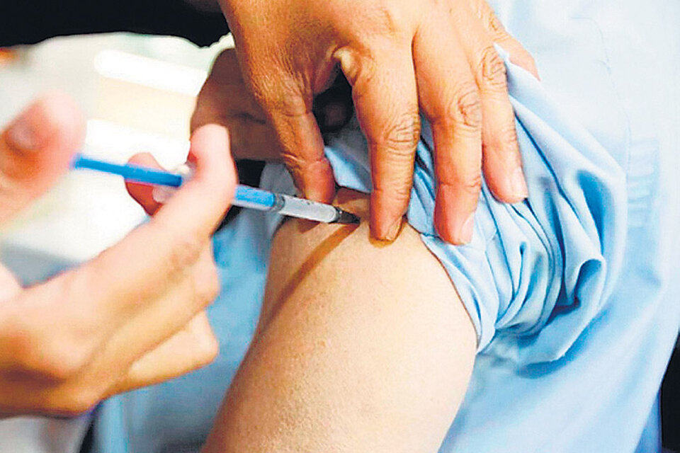 “La vacunación no es sólo un acto individual”, dice Leandro Cahn, de la Fundación Huésped.