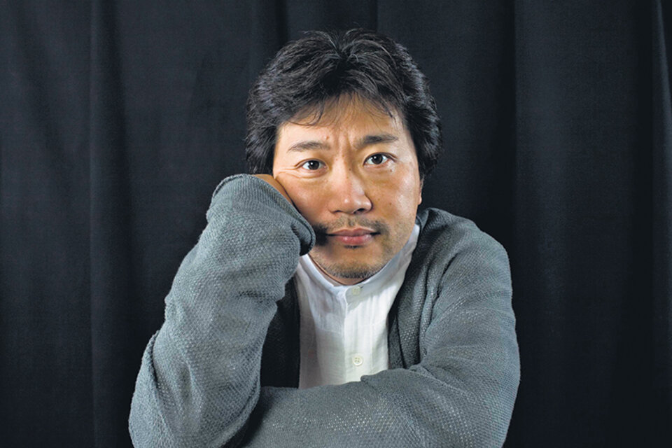 “Hago películas porque me interesa mostrar que la vida vale la pena de ser vivida”, afirma Hirokazu Kore-eda.