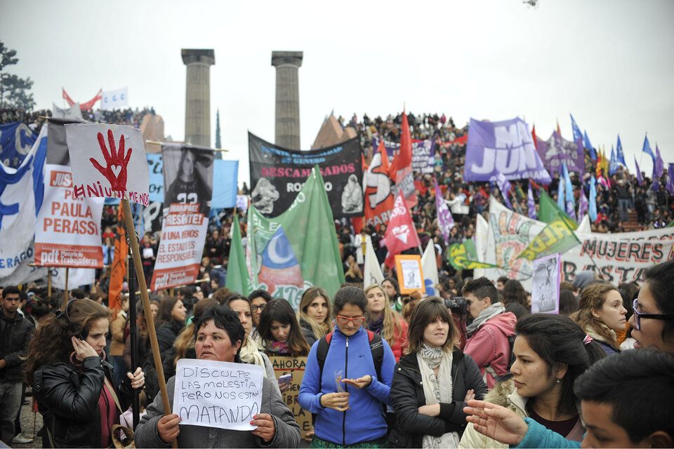 "Marchamos porque ninguno de los derechos ganados cayó de arriba", dijeron los manifestantes. (Fuente: Andres Macera)