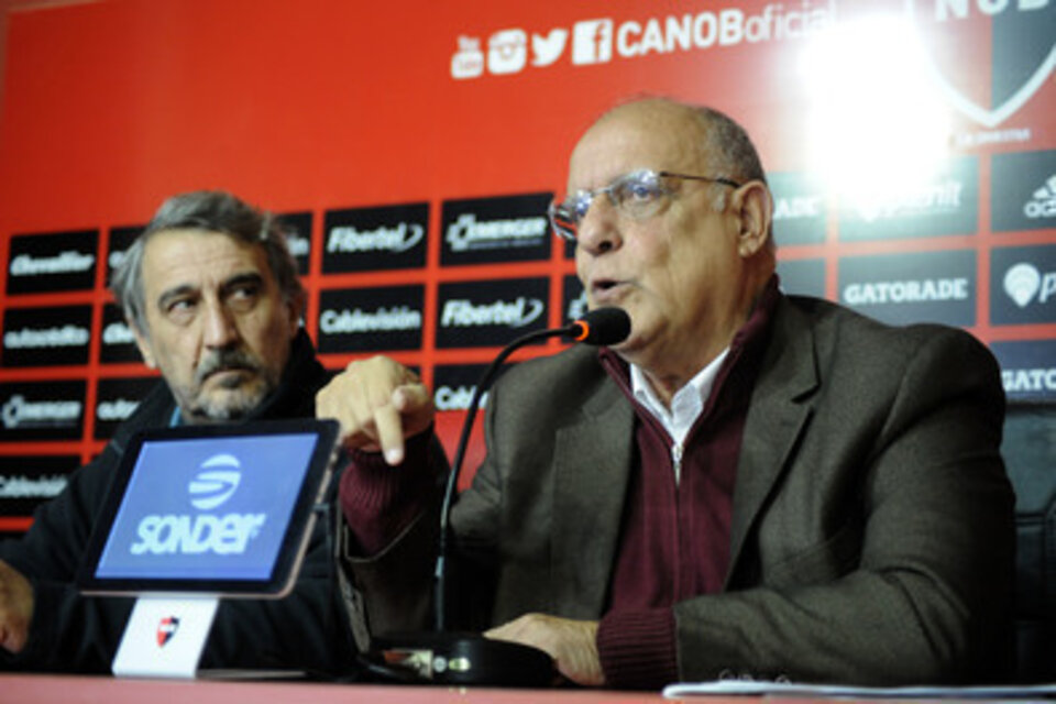 Bermúdez y Sauro, en la caliente conferencia de prensa brindada ayer en el Coloso. (Fuente: Alberto Gentilcore)