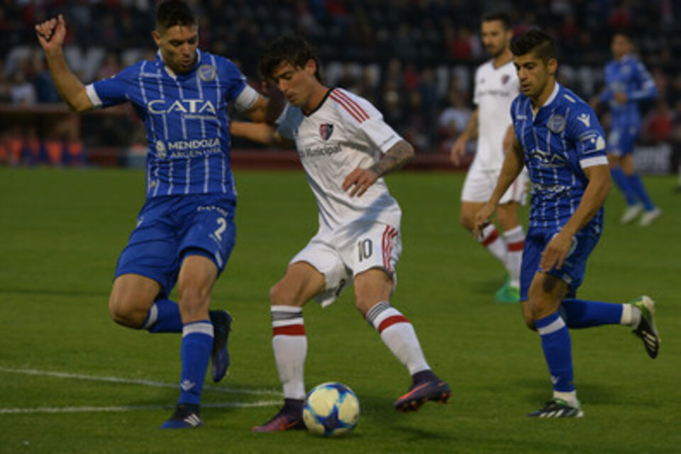 Formica jugó con ganas su último partido en Newell's pero poco pudo hacer. (Fuente: Sebastián Granata)