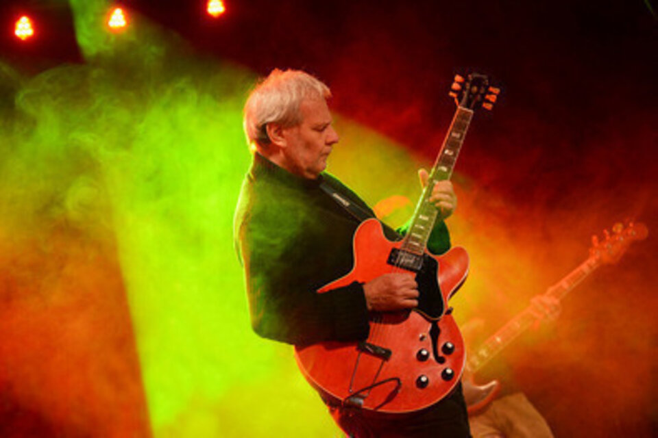 El notable guitarrista Claudio Gabis, fundador de Manal.