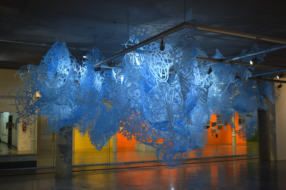 La nube azul, la instalación de Ramiro González Etchagüe.