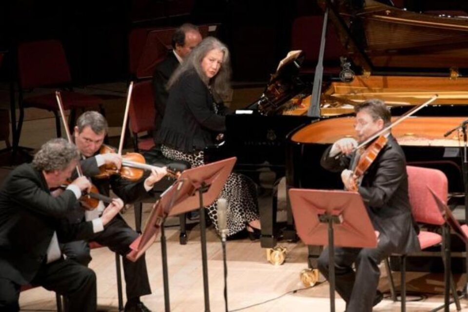Argerich, la noche que tocó en el CCK junto a la Sinfónica Nacional. (Fuente: Télam)