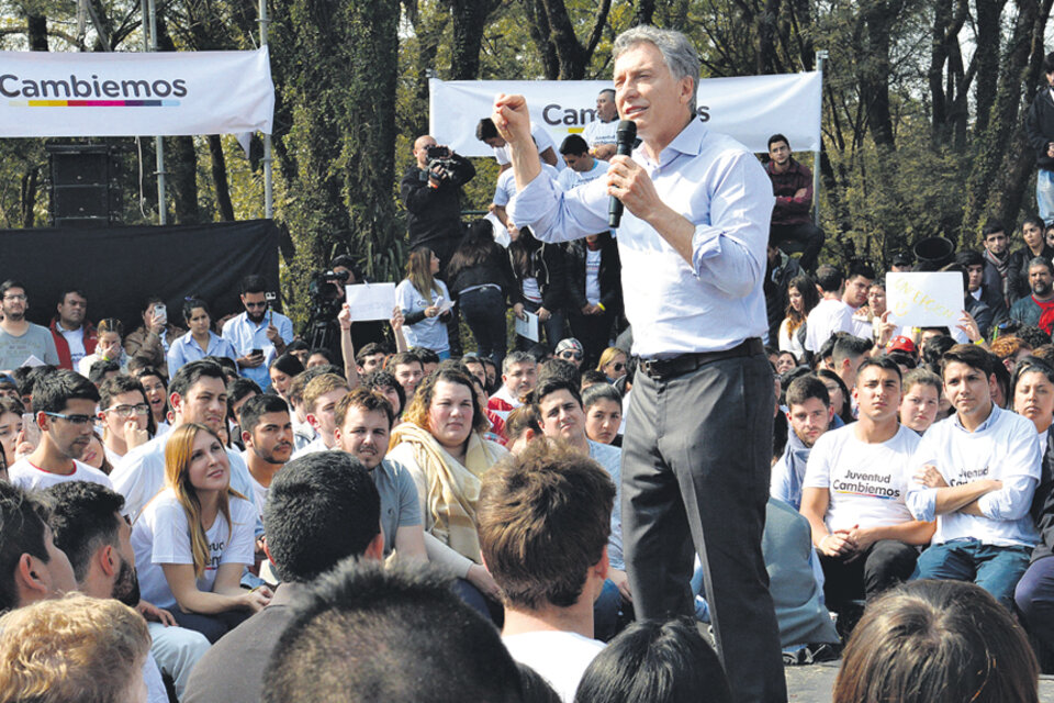 El presidente Mauricio Macri presidió un acto acompañado únicamente por funcionarios y candidatos de Cambiemos. (Fuente: DyN)