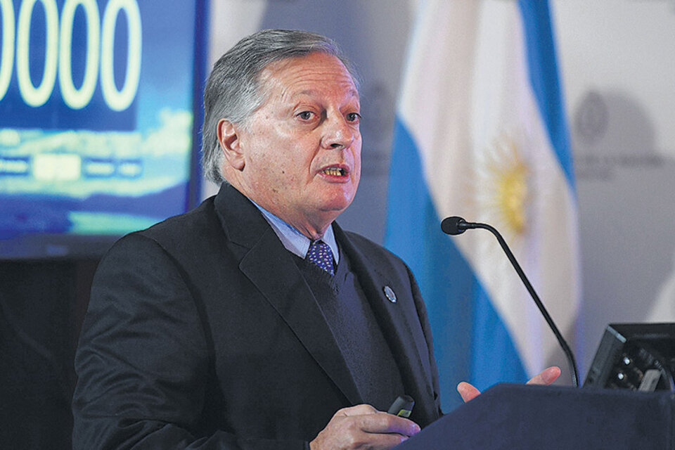 Juan José Aranguren, ministro de Energía y Minería, defendió las modificaciones al contrato. (Fuente: DyN)