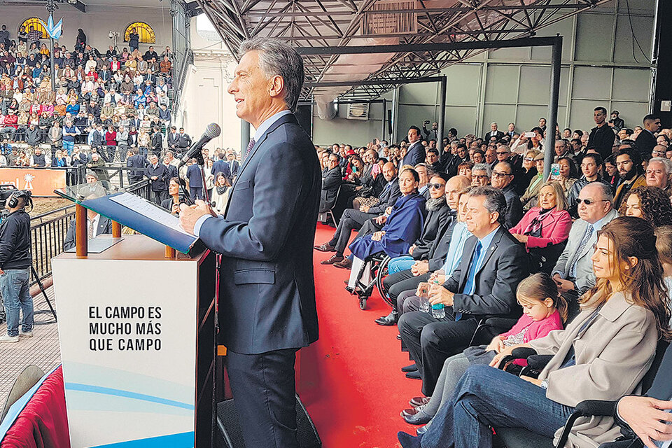 Mauricio Macri desde el palco de la Sociedad Rural. “Nos llenaron de buenas noticias”, les lanzó a los grandes exportadores.