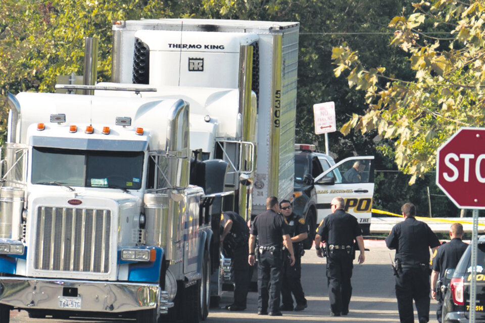 Ocho personas aparecieron muertas en un camión de carga en San Antonio, Texas. (Fuente: EFE)