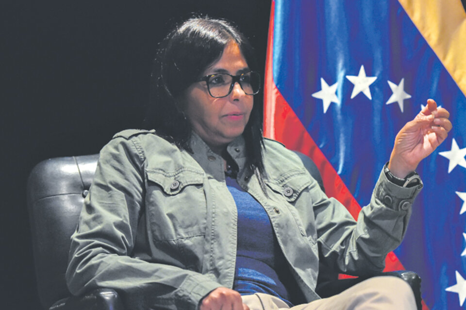 “Venezuela ha levantado su voz y por eso su modelo es considerado una amenaza”, dijo Delcy Rodríguez. (Fuente: AFP)