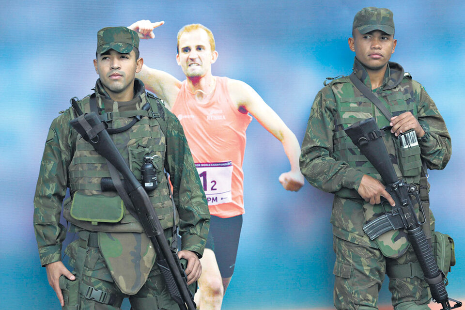 Al igual que en las Olimpíadas, los militares brasileños vuelven a las calles de Río de Janeiro. (Fuente: EFE)