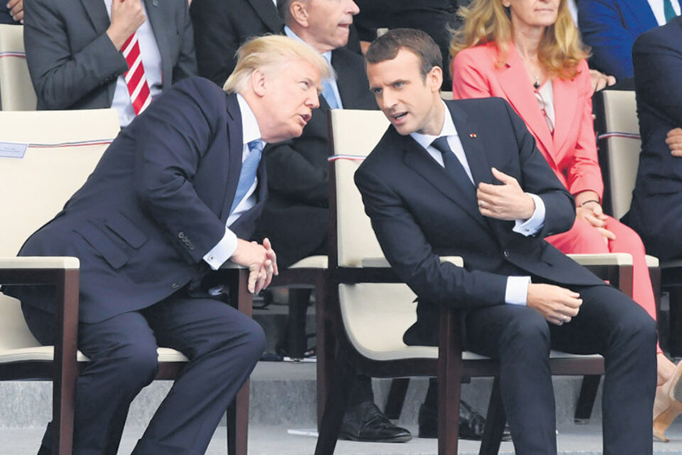 Trump y Macron comparten el desfile militar por el aniversario de la toma de la Bastilla. (Fuente: EFE)