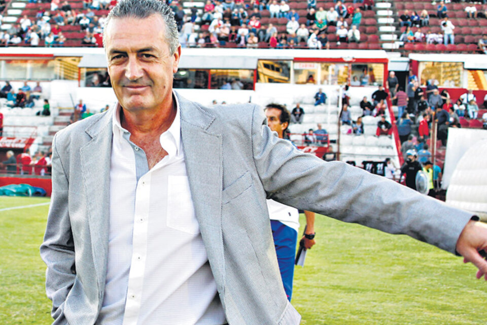 Alfaro dirigió también a San Lorenzo, rival de Huracán. (Fuente: Fotobaires)