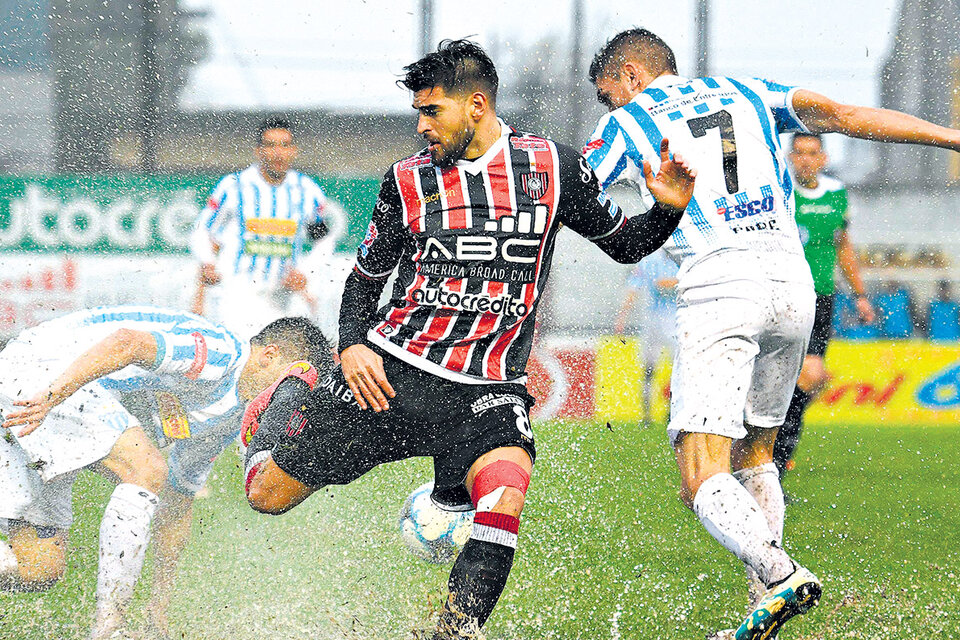 Chacarita tiene menor diferencia de gol que Brown (+16 contra +23) pero un partido menos. (Fuente: Télam)