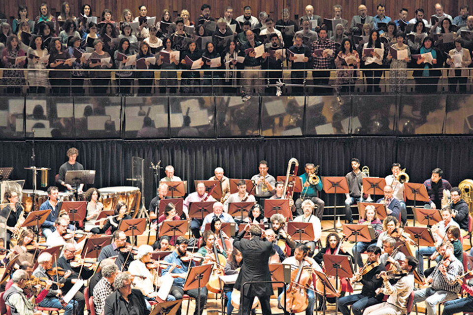 La Orquesta Sinfónica Nacional es el mayor organismo estable del país.