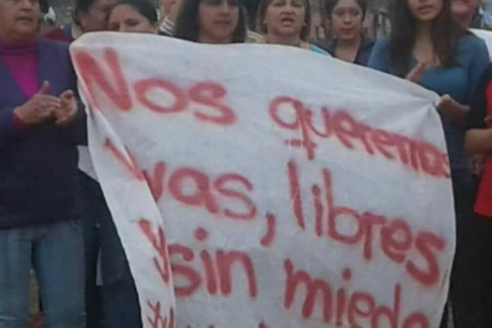 En Fortín Olmos realizaron tres marchas por la aparición con vida de Rosalía Jara.