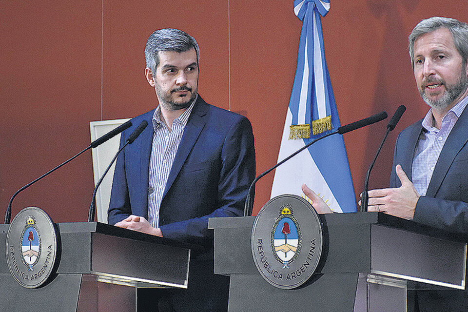 Marcos Peña y Rogelio Frigerio ofrecieron una conferencia de prensa ayer en Gobierno. (Fuente: DyN)