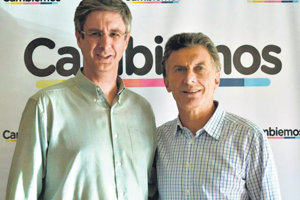 El intendente de Esquel, Sergio Ongarato, junto a Mauricio Macri.