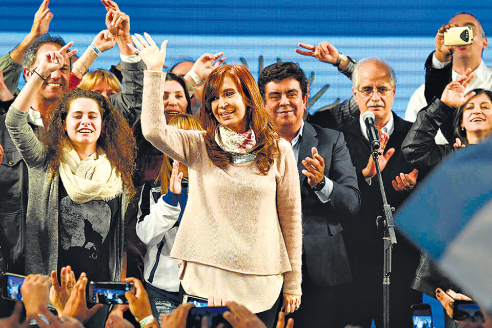Cristina Kirchner el lunes por la madrugada en el estadio de Arsenal. (Fuente: Télam)