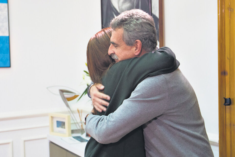 Cristina Kirchner y Agustín Rossi se encontraron ayer por la tarde en la sede del Instituto Patria.