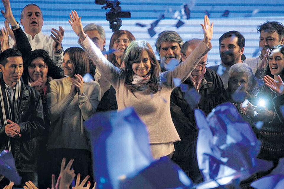 Cristina Kirchner, candidata de Unidad Ciudadana, se perfila como triunfadora en el escrutinio. (Fuente: DyN)