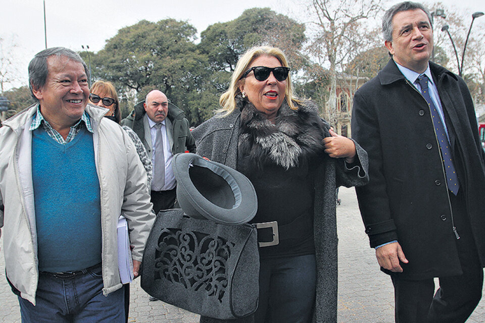 Etchevehere en Palermo junto a Elisa Carrió y Héctor “Toty” Flores, dos candidatos de Cambiemos.