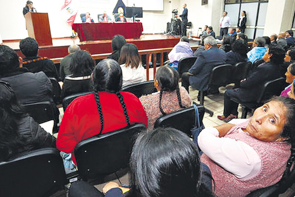 Familiares de las víctimas durante la lectura de la sentencia el pasado viernes. (Fuente: Gentileza Renato Pajuelo)