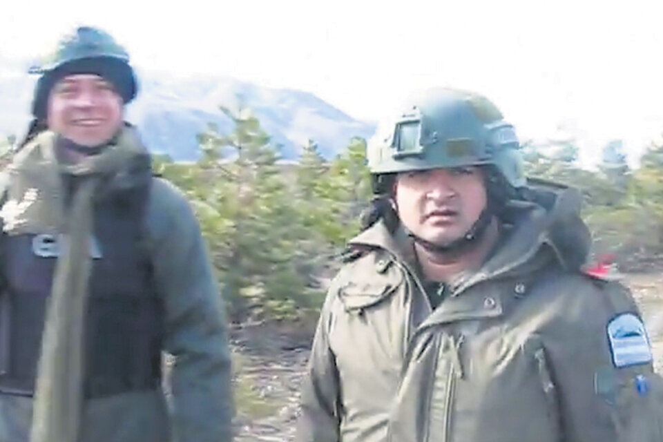 Una imagen de gendarmes tras la represión a los mapuches de uno de los dos videos encontrados en sus teléfonos.