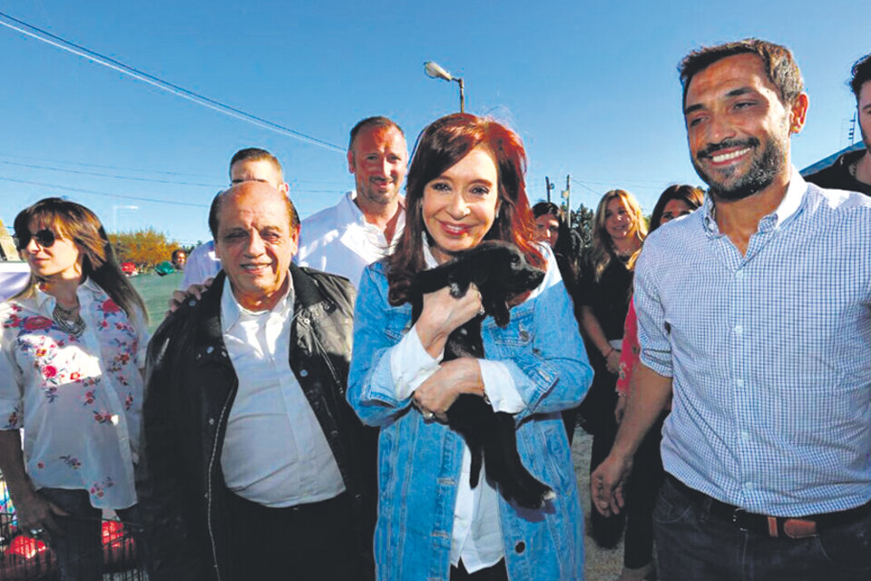 Cristina Kirchner recorrió una clínica veterinaria junto al intendente Juan Patricio Mussi.