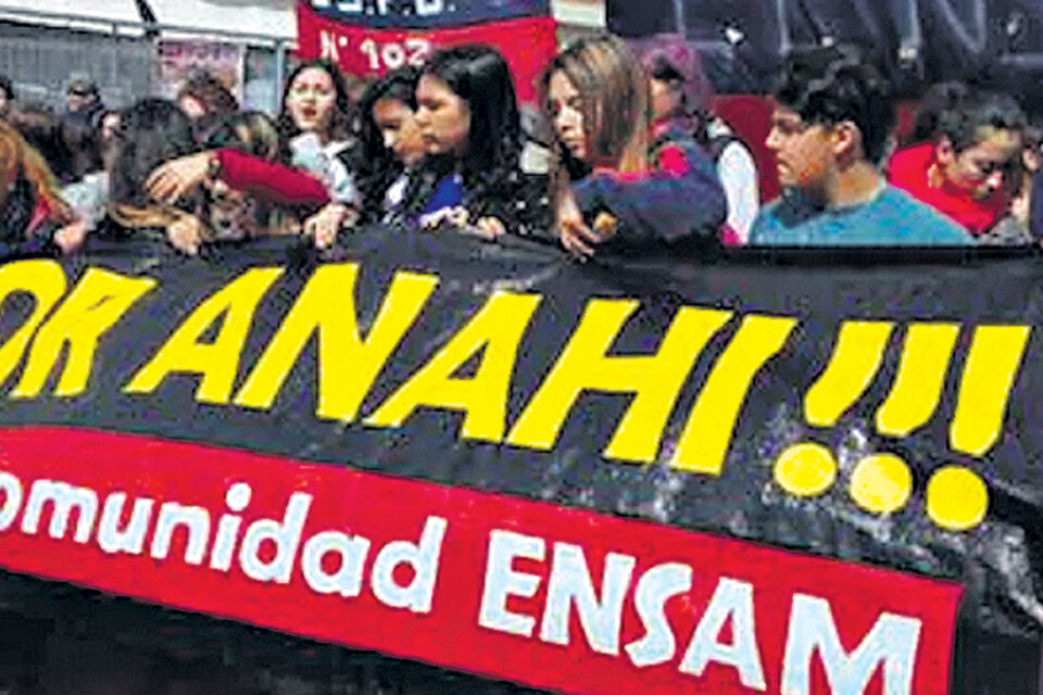 Familiares y amigos de Anahí Benítez marcharon pidiendo justicia.