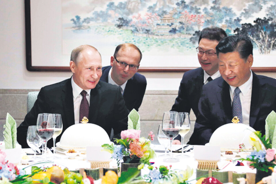 Putin y Xi acuerdan “coordinar acciones” en la arena internacional. (Fuente: EFE)