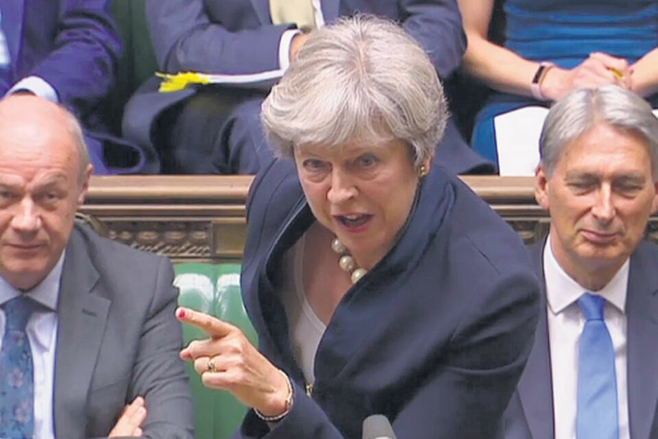 La primera ministra Theresa May obtuvo una victoria pírrica en el Parlamento británico. (Fuente: AFP)