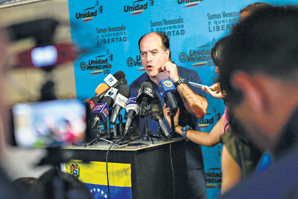 El opositor Julio Borges anuncia que no habrá negociación sin garantías. (Fuente: EFE)