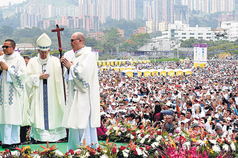 Misa del Papa en el aeropuerto de Medellín. (Fuente: AFP)