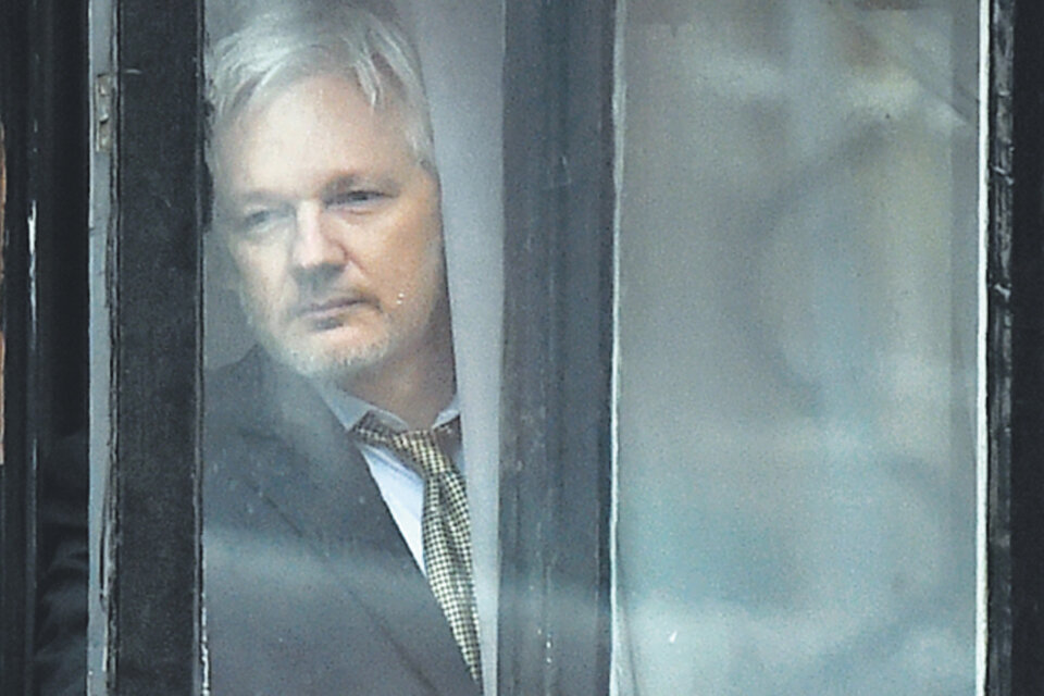 Assange sigue asilado en la embajada de Ecuador en Londres.