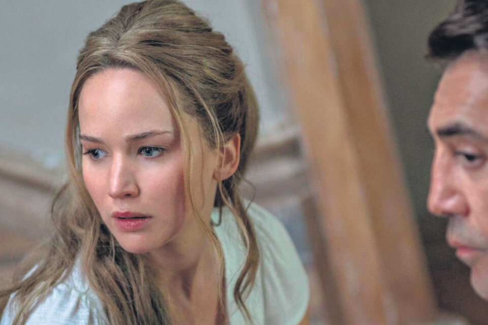 Jennifer Lawrence vuelve a demostrar que puede asumir los roles más diversos.