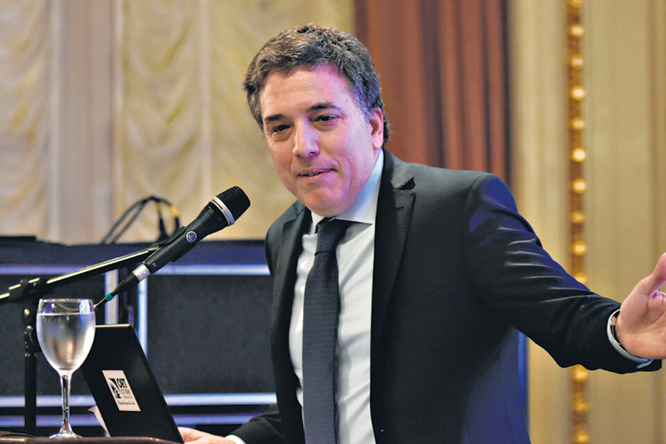 El ministro de Hacienda, Nicolás Dujovne, prepara el recorte de gastos para después de las elecciones.