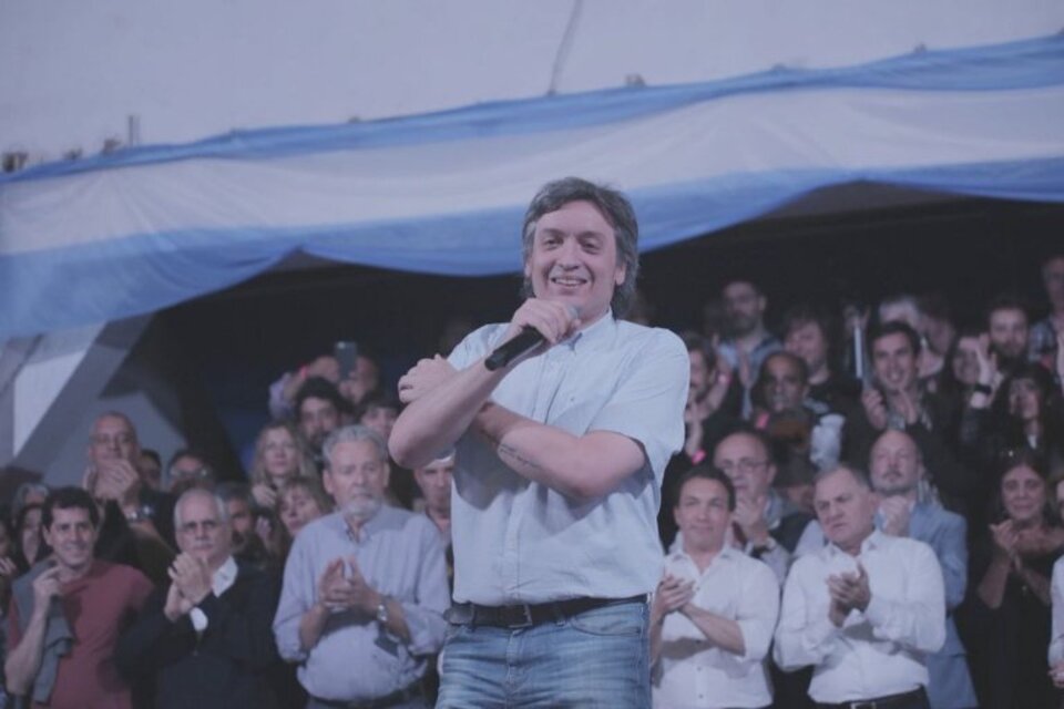 Máximo Kirchner se dirige a la militancia en Florencio Varela. (Fuente: Twitter)