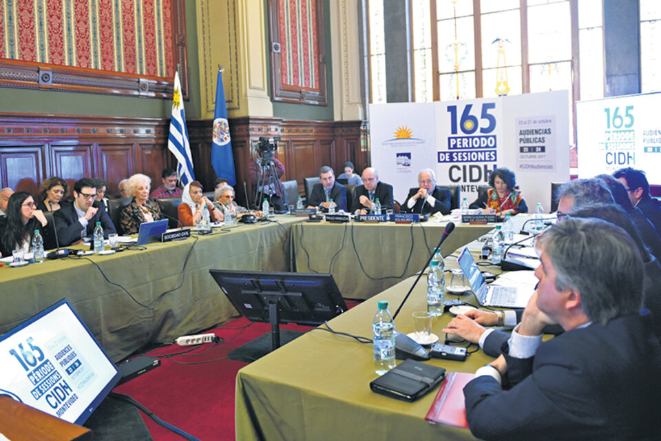 La audiencia de la CIDH se hizo a la sala llena en el Palacio Legislativo uruguayo. (Fuente: AFP)