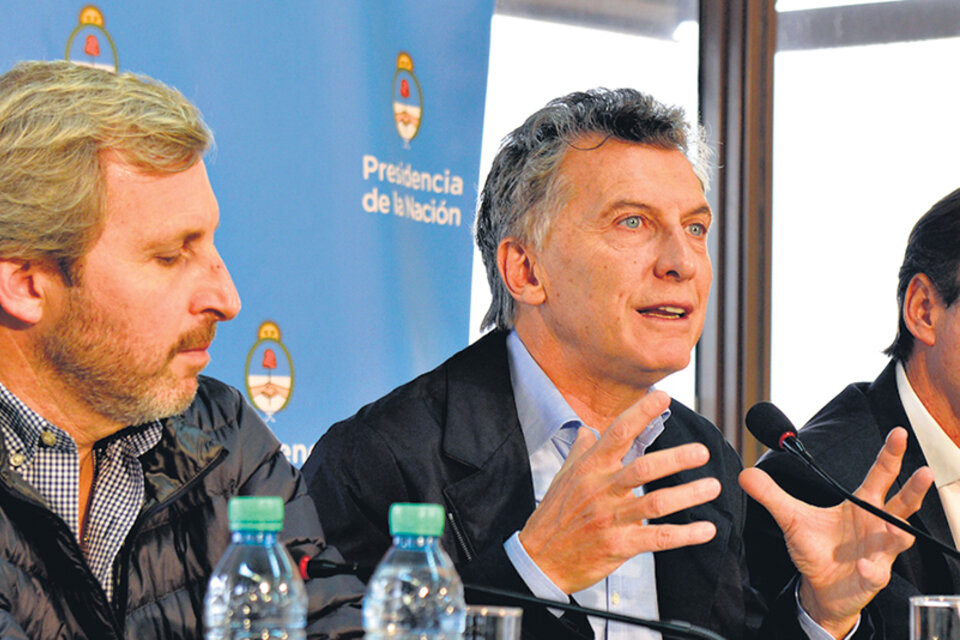 Frigerio y Macri pretenden “diseñar” una oposición más abierta a la negociación. (Fuente: DyN)