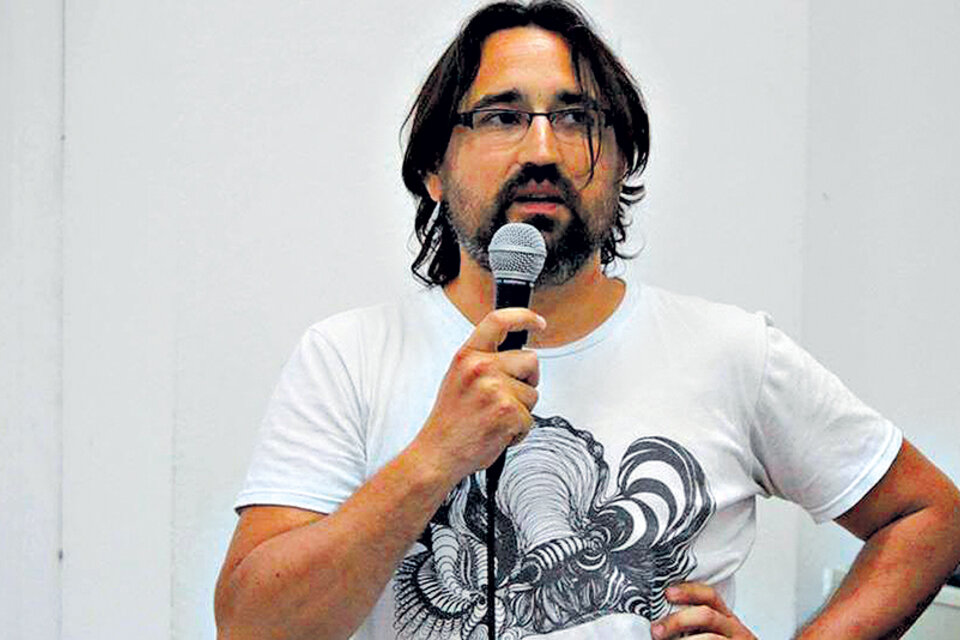 Covaro también es profesor de la Universidad Nacional de La Plata.