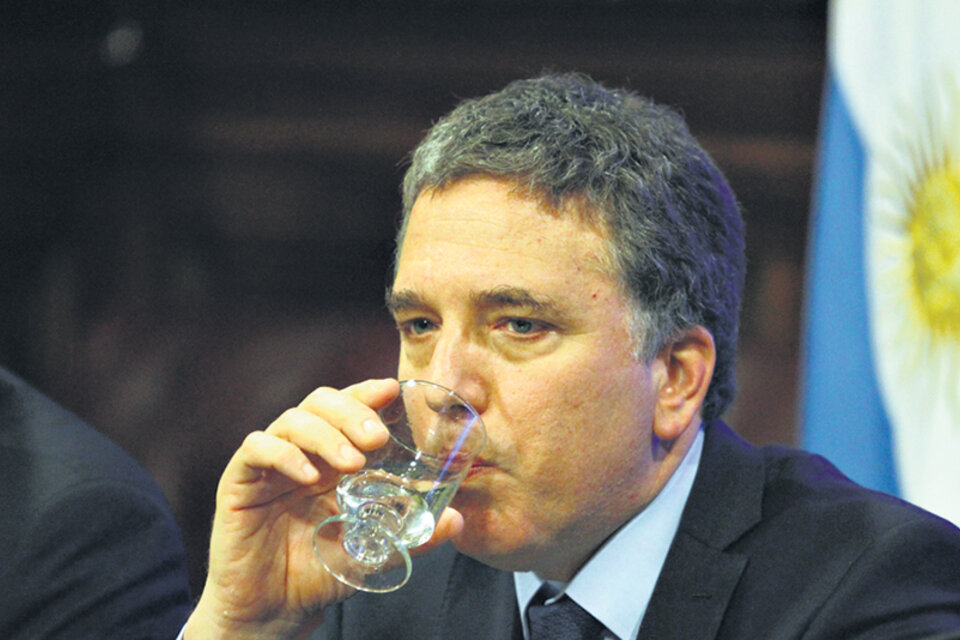 Nicolás Dujovne, ministro de Hacienda, enfrenta un déficit de cuenta corriente de 22 mil millones de dólares. (Fuente: Bernardino Avila)